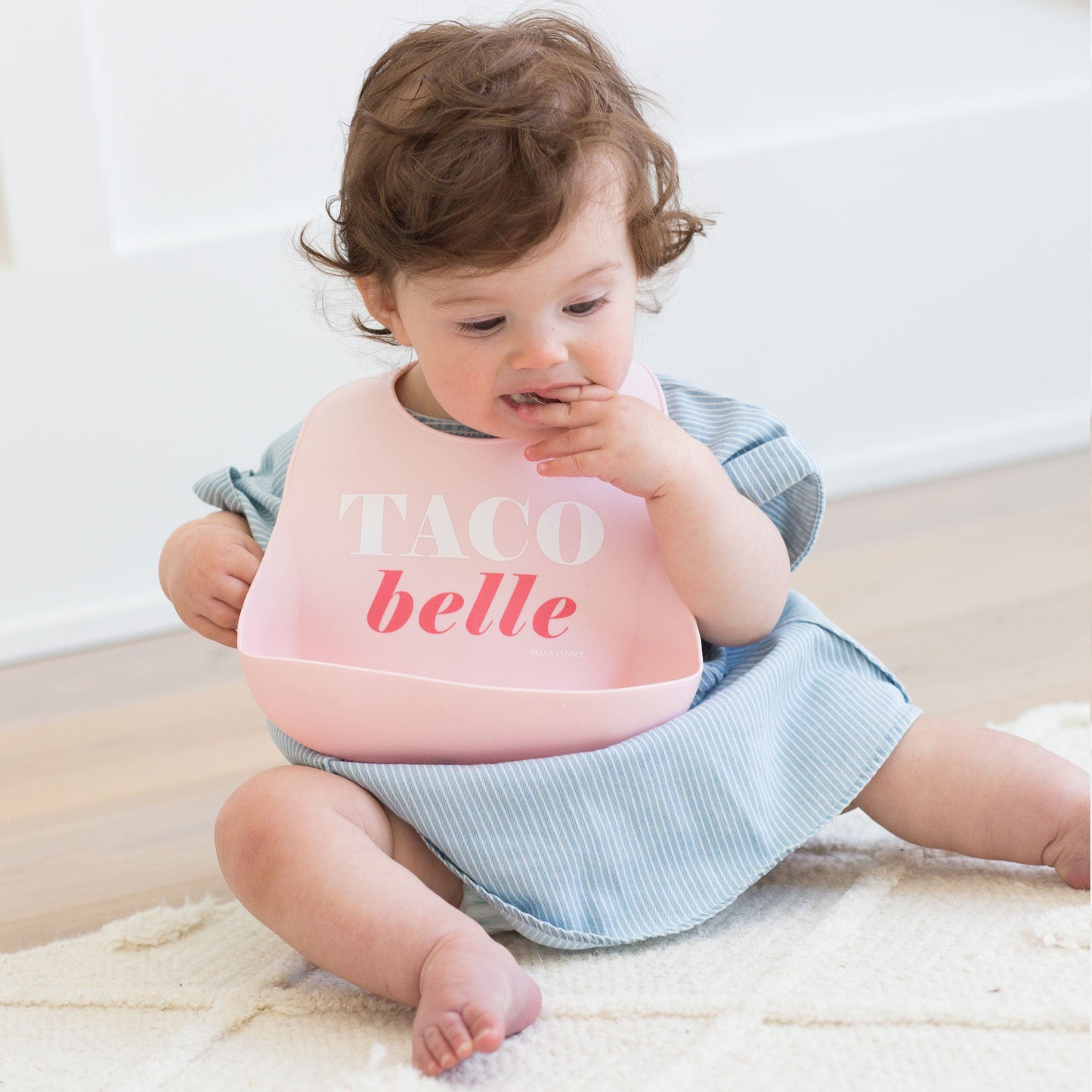 *taco Belle Wonder Bib